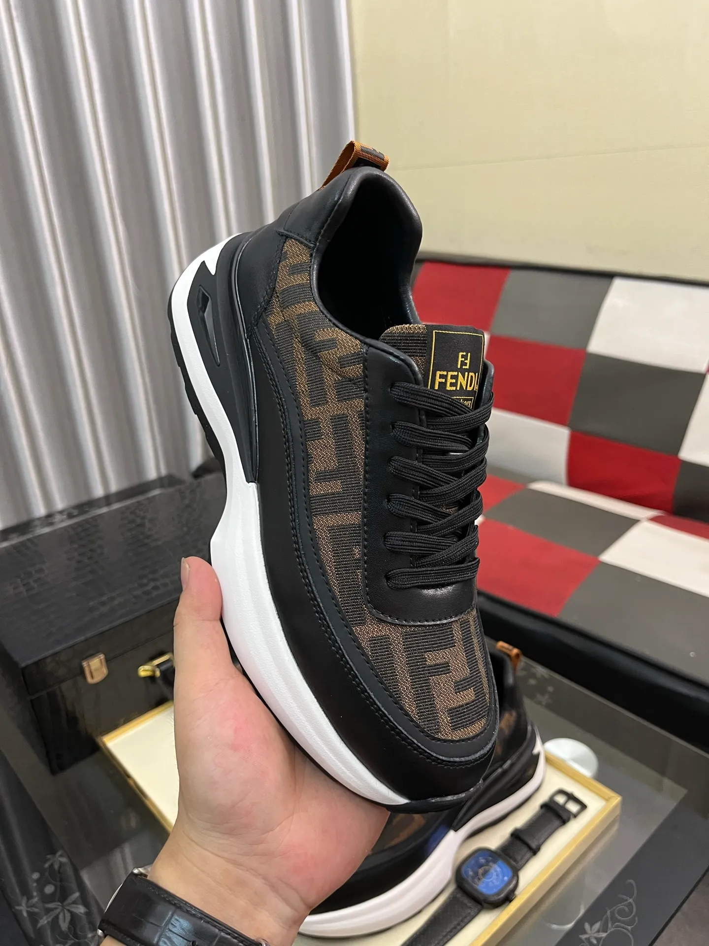 Men's shoes💰458⌚️⌚️[FENDI-FENDI] Classic men's casual shoes🔥New product nowadays, made of cowhide + breathable fabric, comfortable pigskin lining. The perfect last shape and generous and fashionable design have attracted the favor of many consumers. 🔥Number of sizes: 38-444️⃣Colors available
